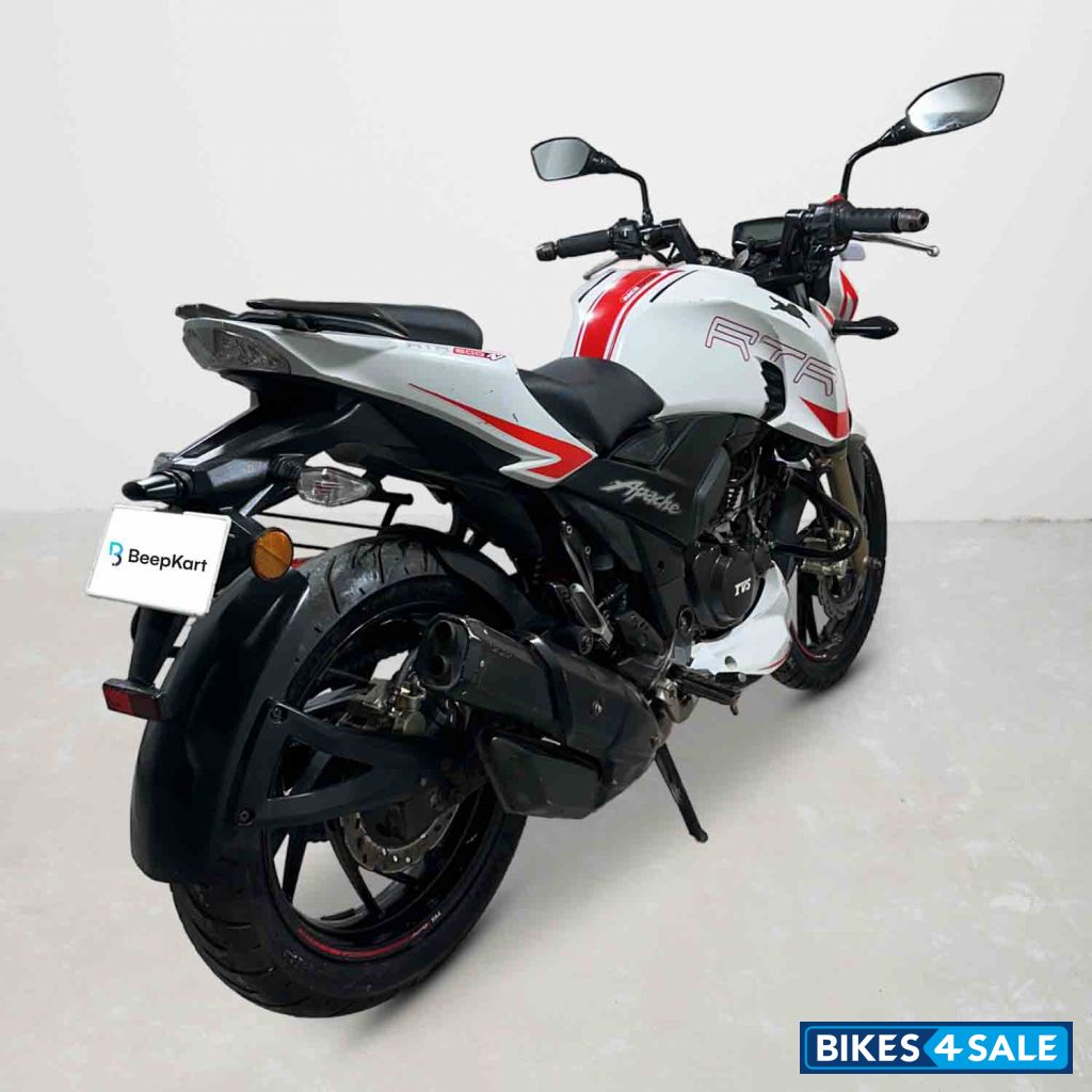TVS Apache RTR 200 4V