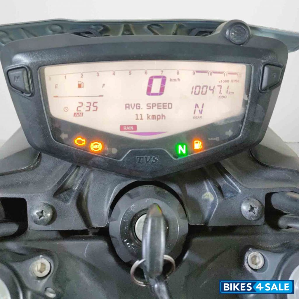 TVS Apache RTR 200 4V