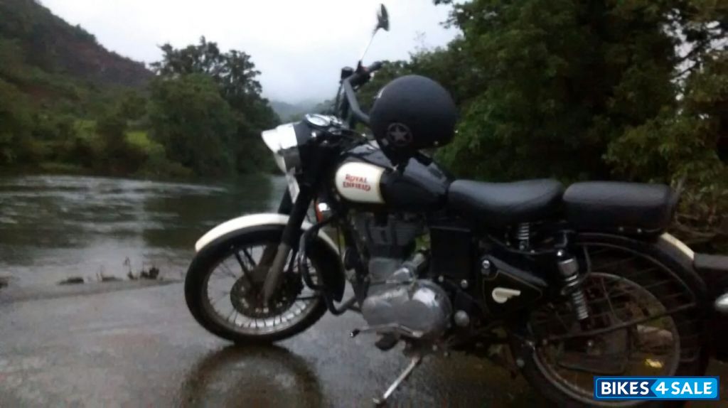 Black Royal Enfield Classic 500 Black Royal Enfield Classic 500