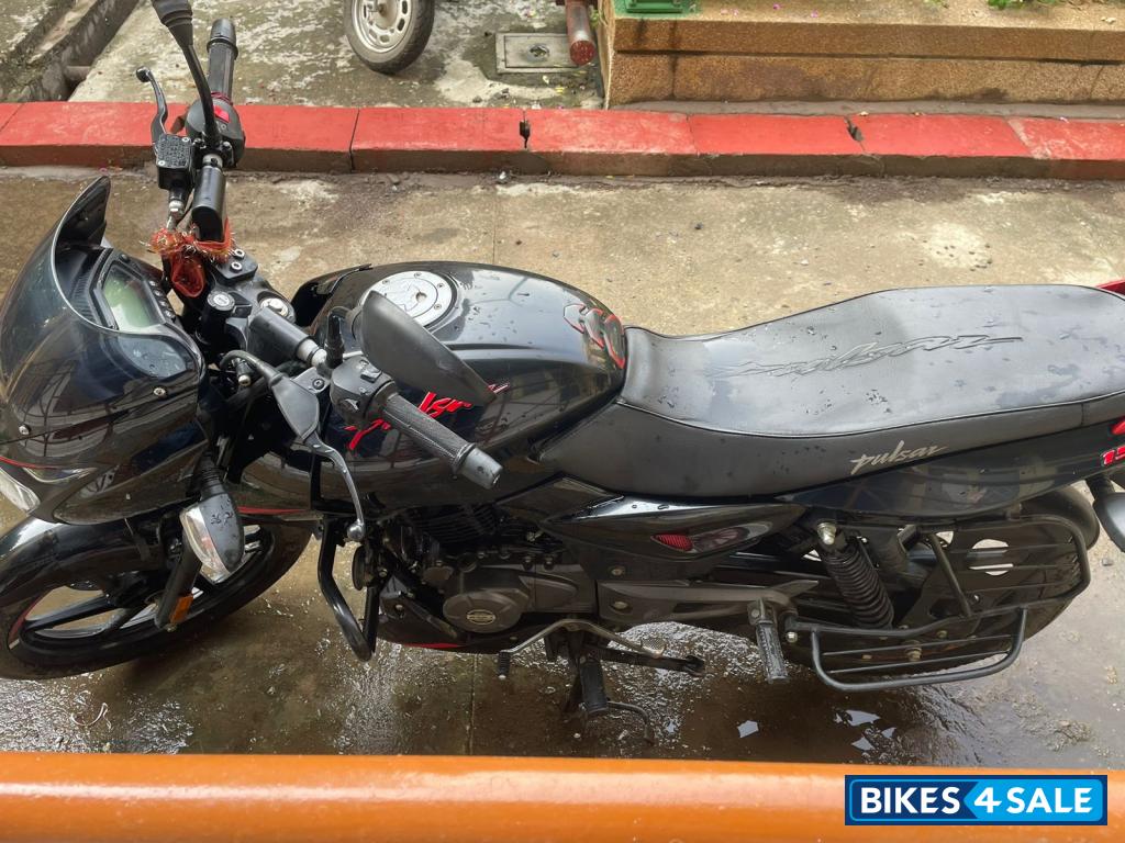 Bajaj Pulsar 150 Neon BS6