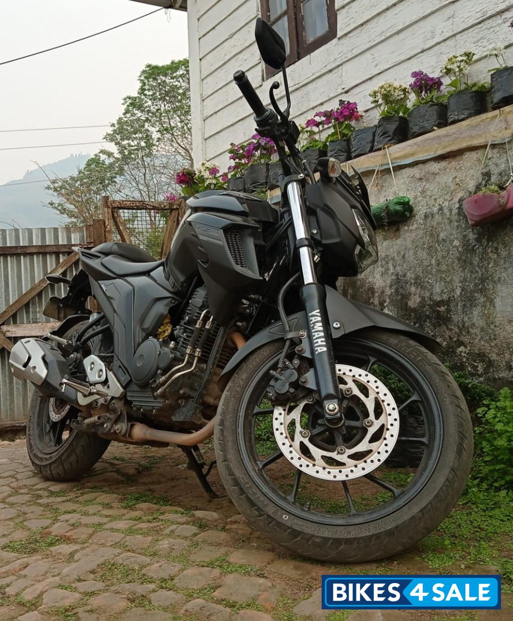 Yamaha FZ25
