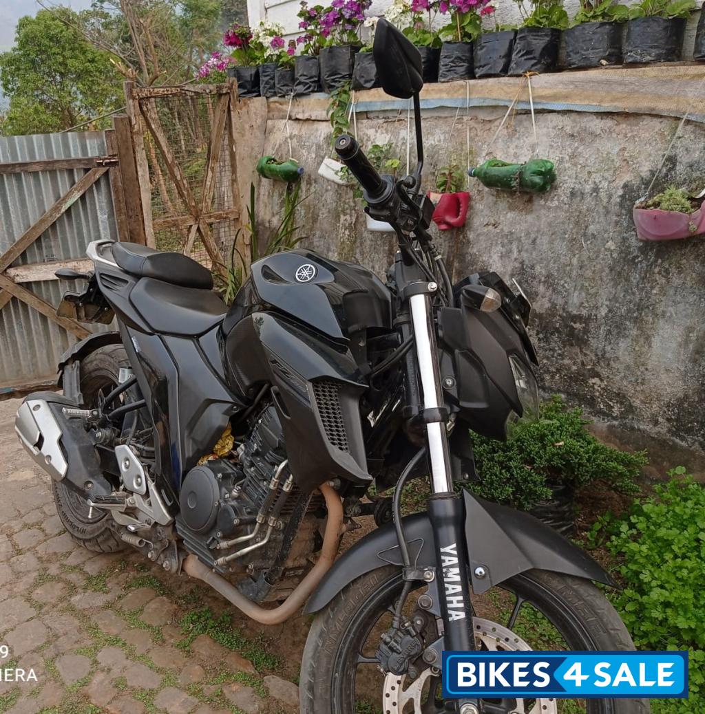 Yamaha FZ25
