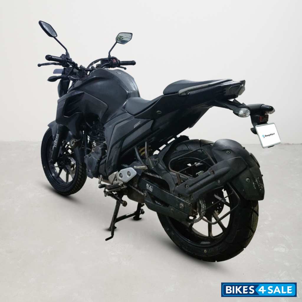 Yamaha FZ25