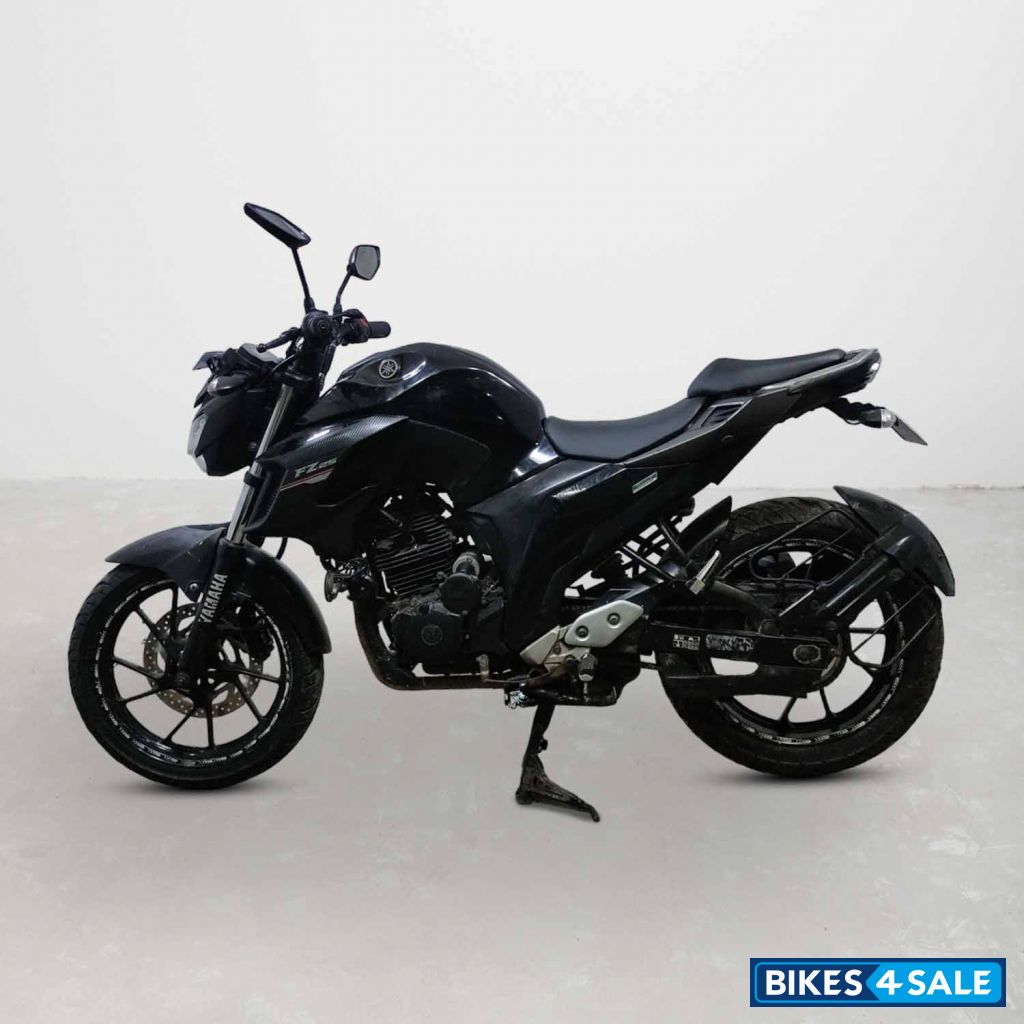 Yamaha FZ25