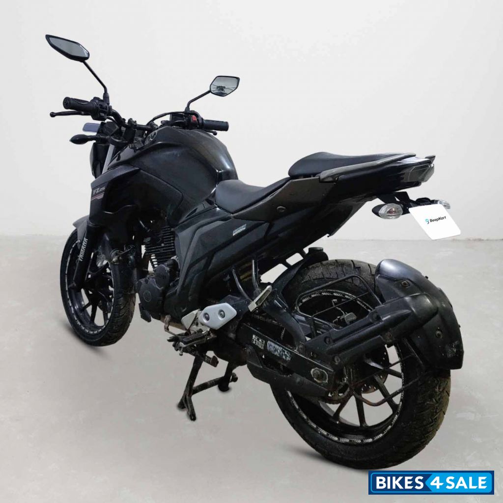 Yamaha FZ25