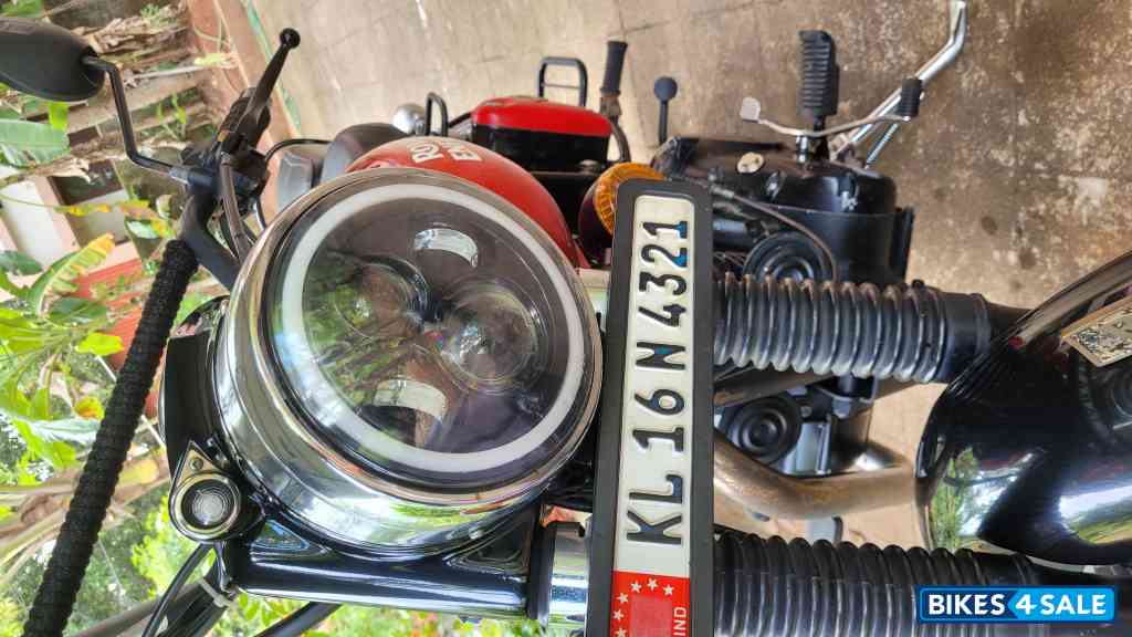 Royal Enfield Classic 350 Redditch Red