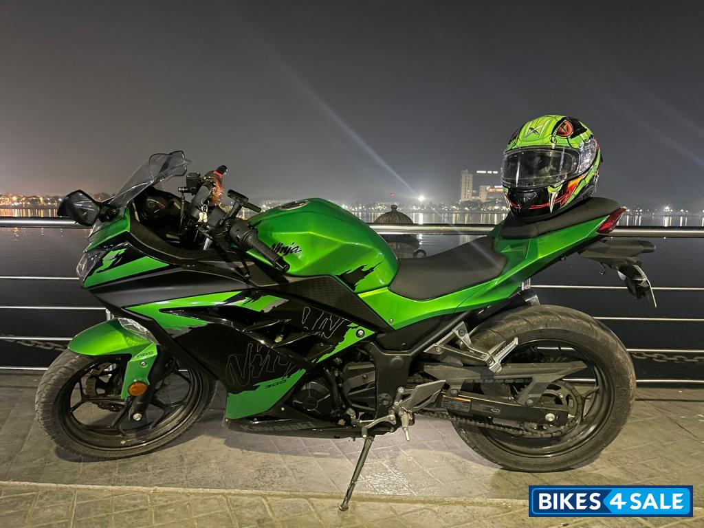 Kawasaki Ninja 300 BS6 2022