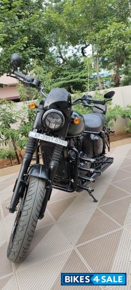 Yezdi Roadster Dual Tone