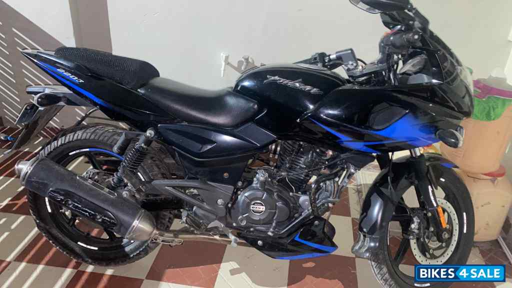 Black & Blue Bajaj Pulsar 220F BS6