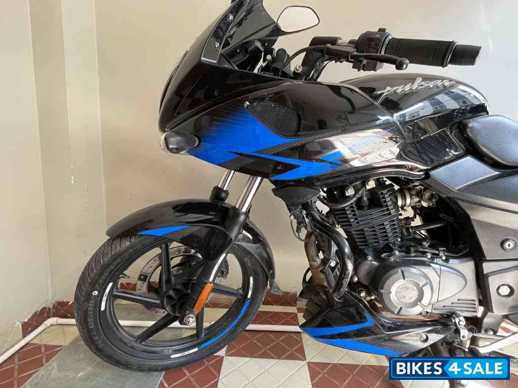 Black & Blue Bajaj Pulsar 220F BS6