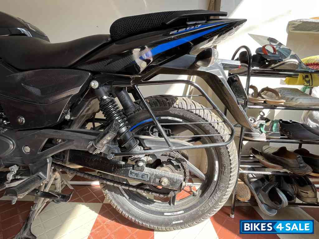 Black & Blue Bajaj Pulsar 220F BS6