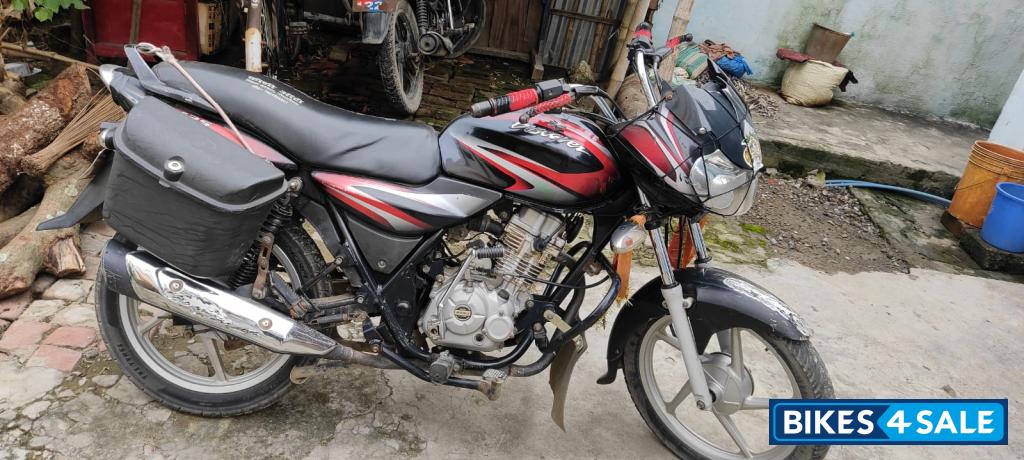 Black And Red Bajaj Discover 125