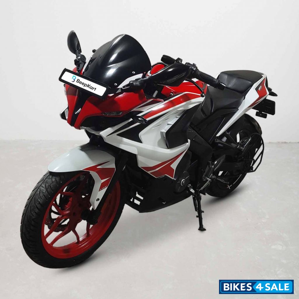 Bajaj Pulsar RS 200