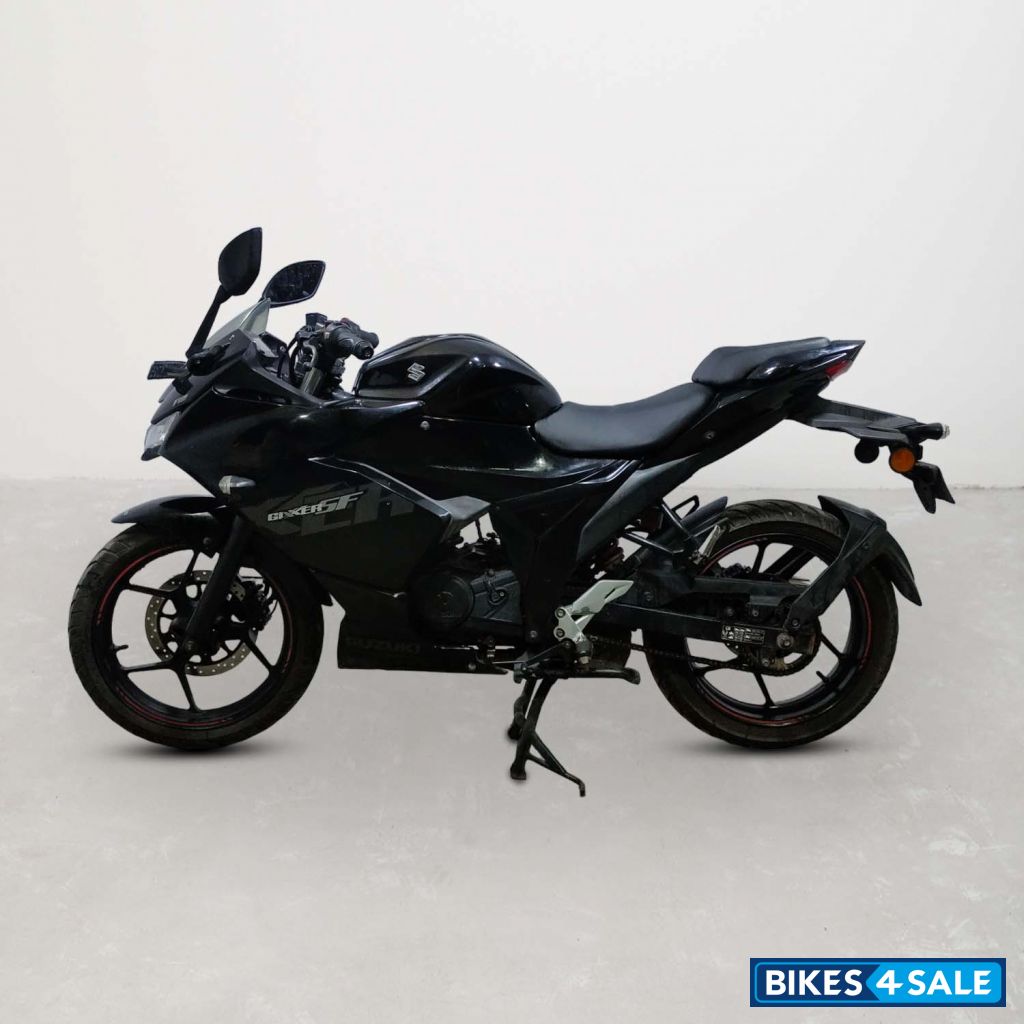 Suzuki Gixxer SF