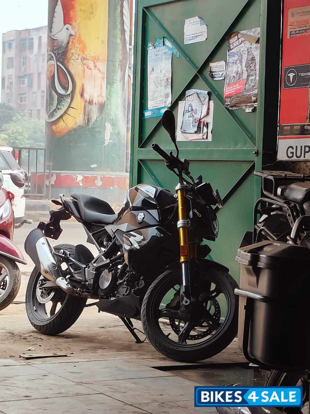 Black BMW G 310 R Black BMW G 310 R