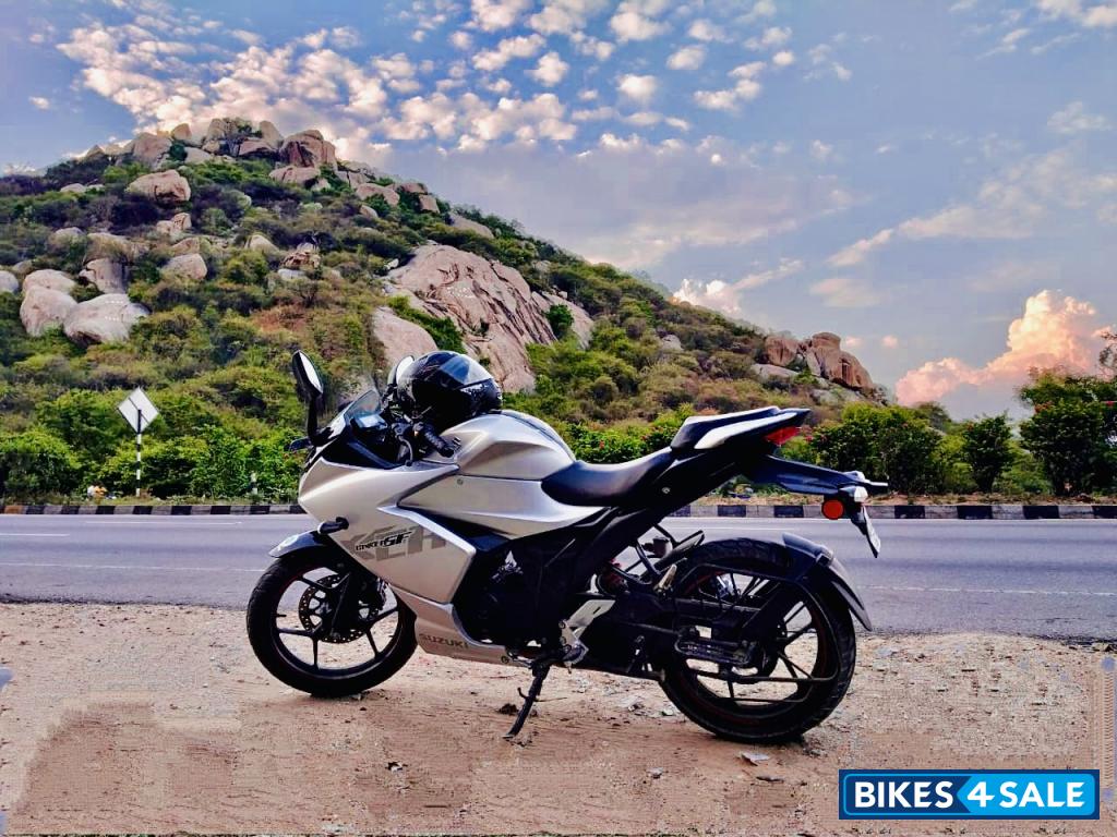 Suzuki Gixxer SF Fi