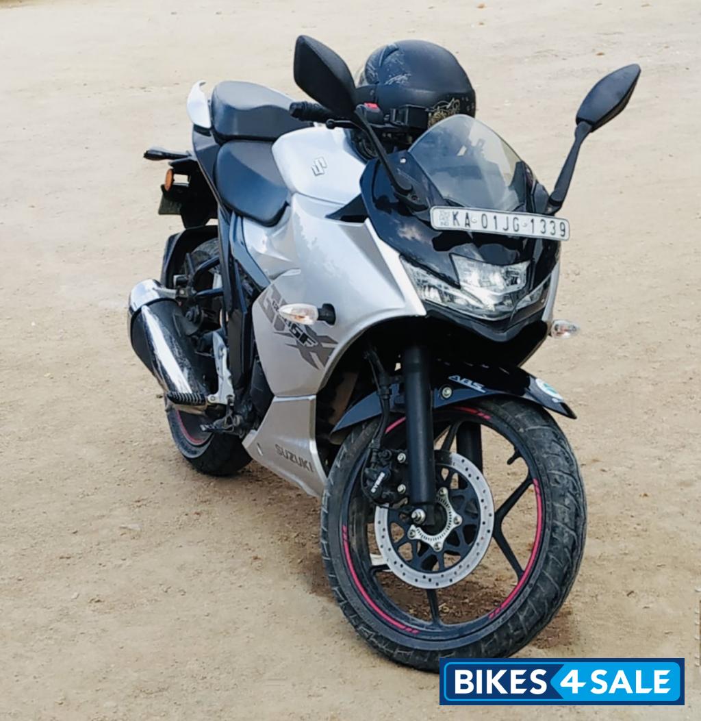 Suzuki Gixxer SF Fi