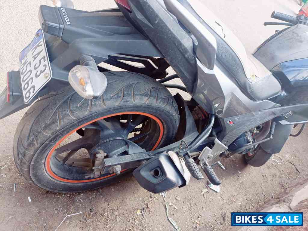 Honda CB Hornet 160R