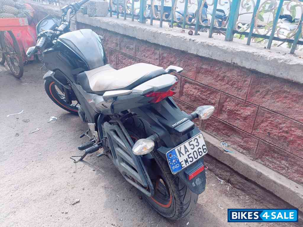 Honda CB Hornet 160R