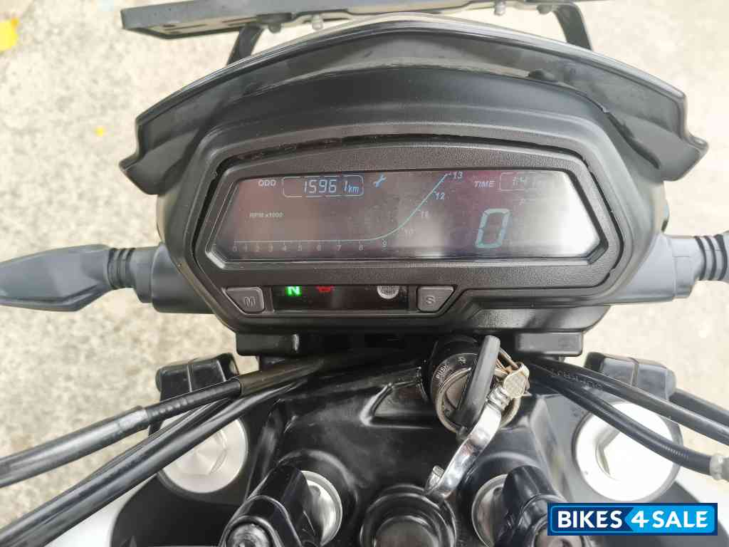 Black Bajaj Dominar 250 2022