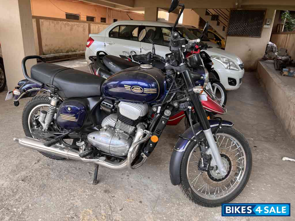 Nebula Blue Jawa forty two BS6 Nebula Blue Jawa forty two BS6