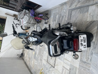 Black Bajaj Avenger Cruise 220