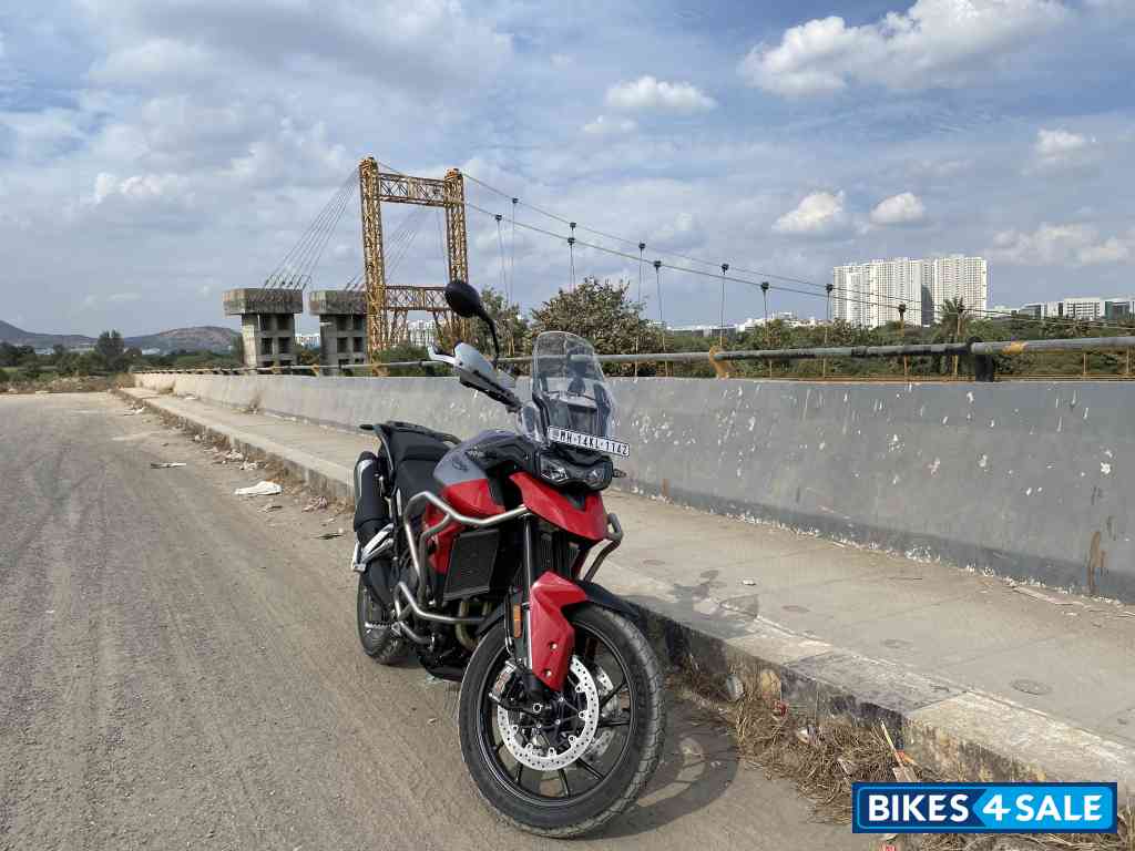 Red Triumph Tiger 850 Sport