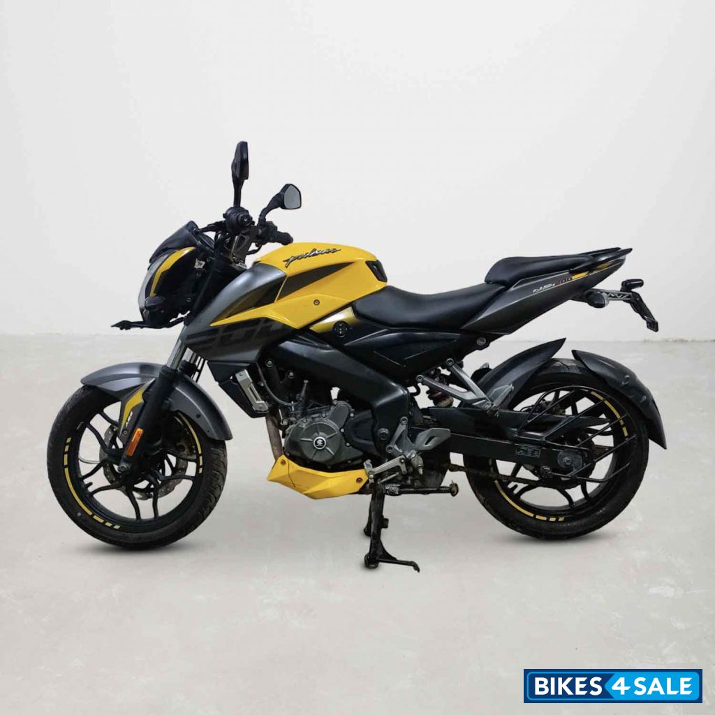 Bajaj Pulsar NS200
