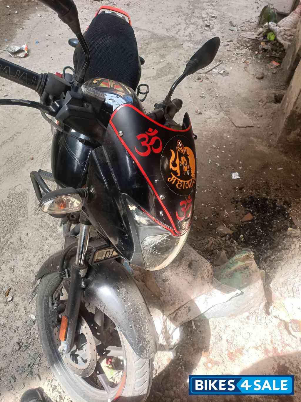 Ebony Black Sol Bajaj Pulsar 125