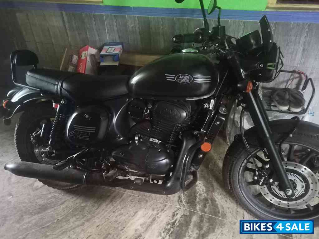 Jawa 42 Dual Channel ABS AllStar Black