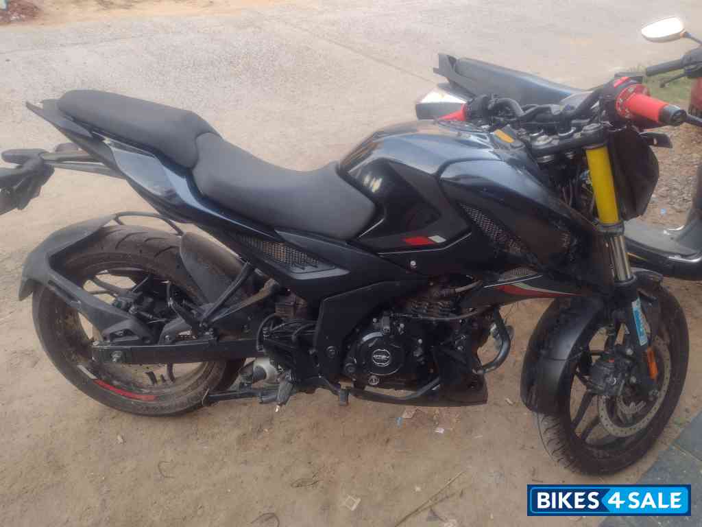 Bajaj Pulsar N160