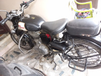 Royal Enfield Classic 500