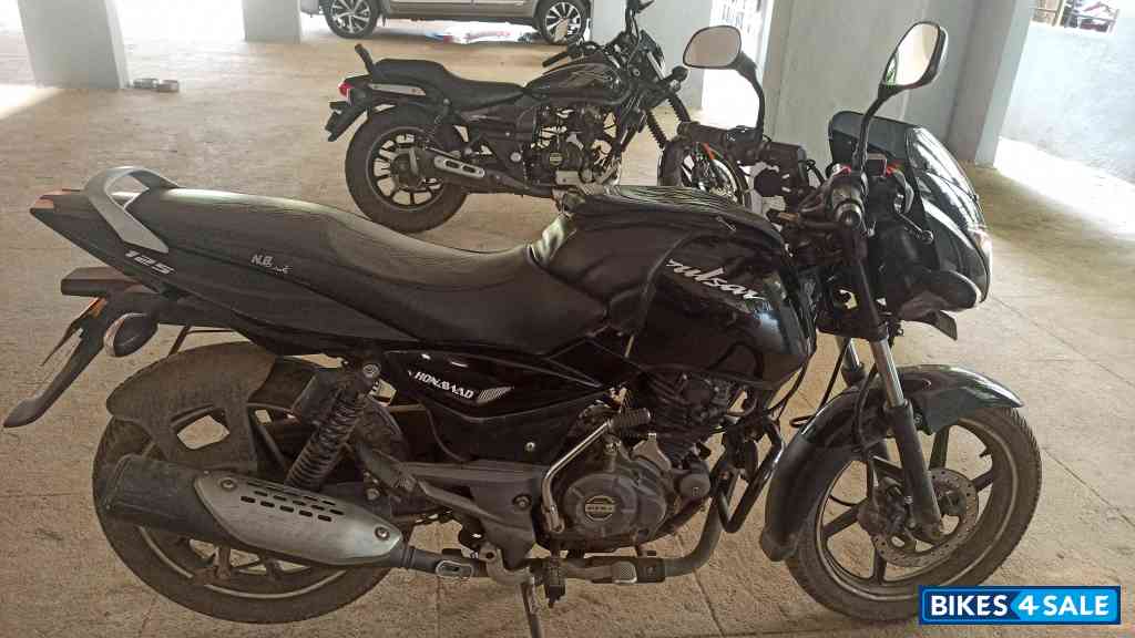 Bajaj Pulsar 125 Carbon Fibre Disc Single Seat Bajaj Pulsar 125 Carbon Fibre Disc Single Seat