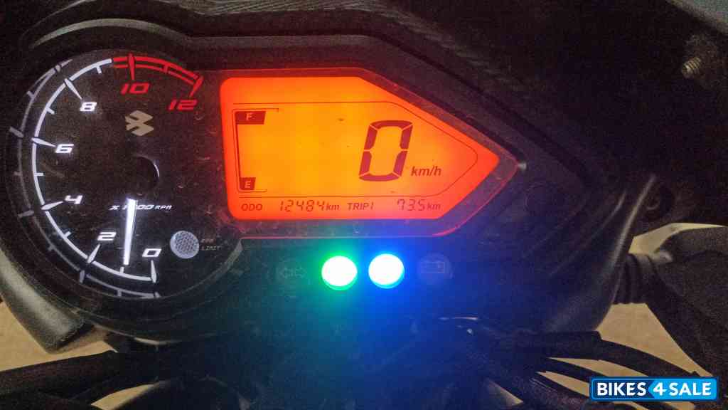 Bajaj Pulsar 125 Carbon Fibre Disc Single Seat Bajaj Pulsar 125 Carbon Fibre Disc Single Seat