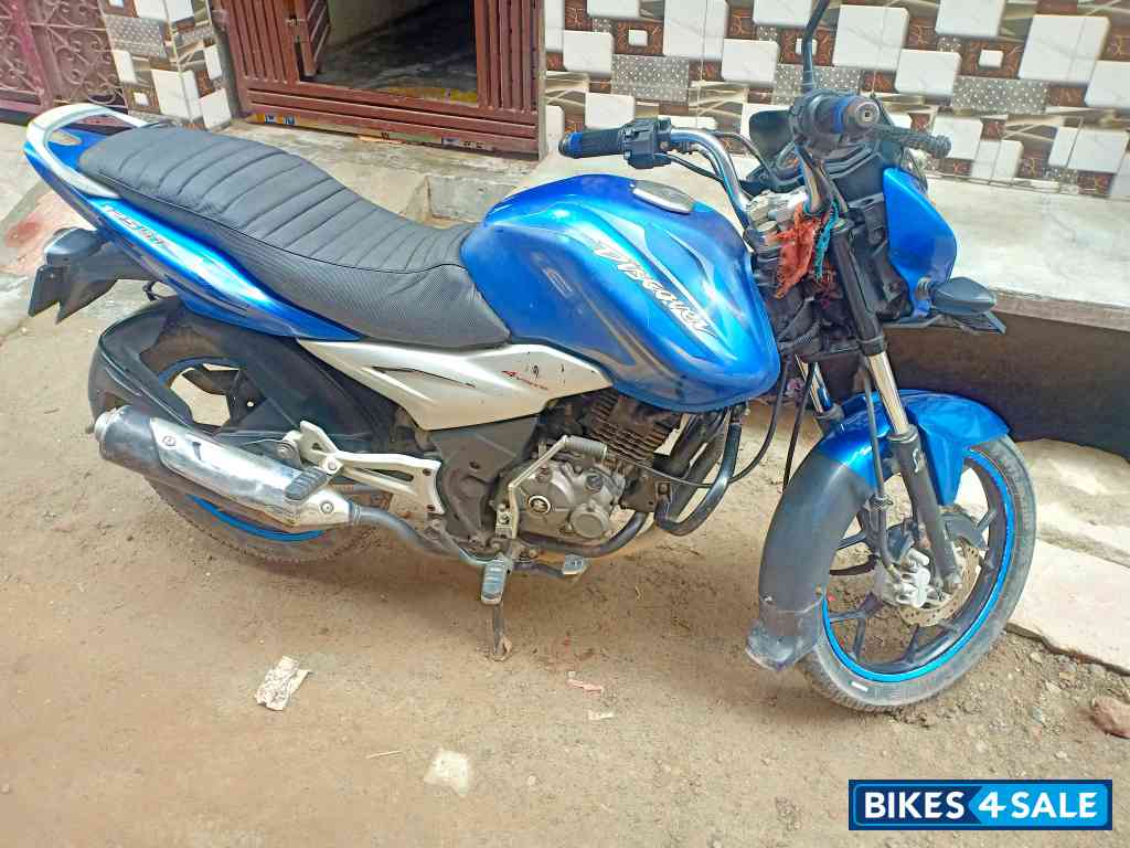 Blue Bajaj Discover 125 ST