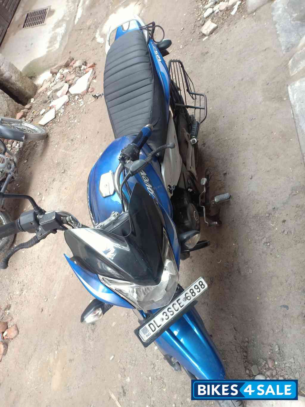Blue Bajaj Discover 125 ST