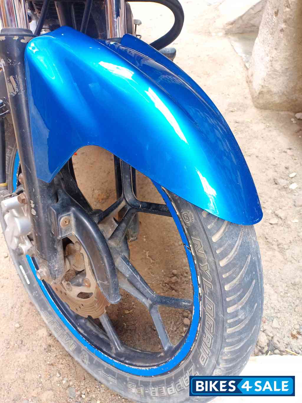 Blue Bajaj Discover 125 ST