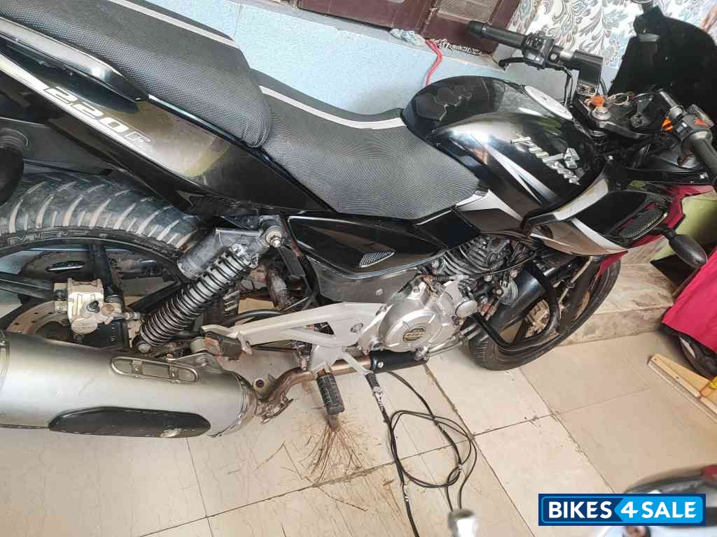 Bajaj Pulsar 220 DTSFi