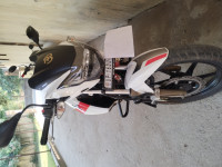 White TVS Apache RTR 180 BS6