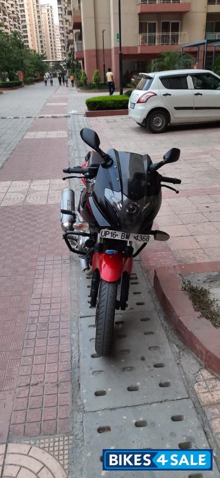 Bajaj Pulsar 220F