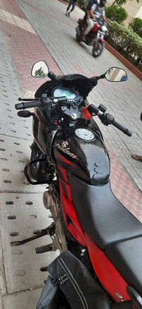 Bajaj Pulsar 220F