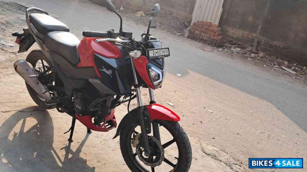 TVS Raider Split Seat