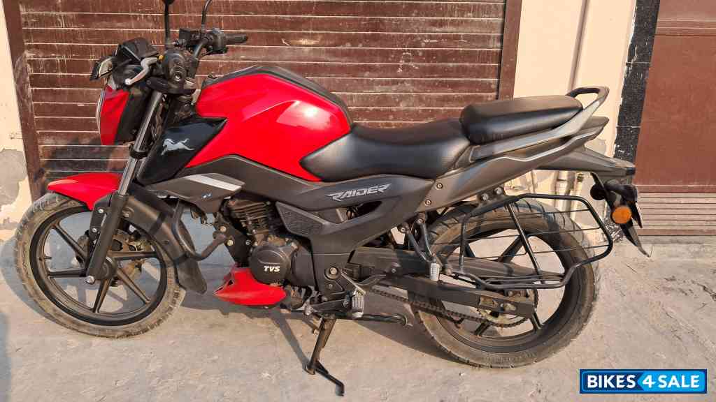 TVS Raider Split Seat