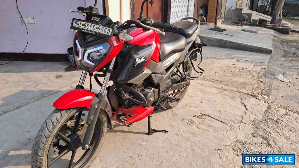 TVS Raider Split Seat