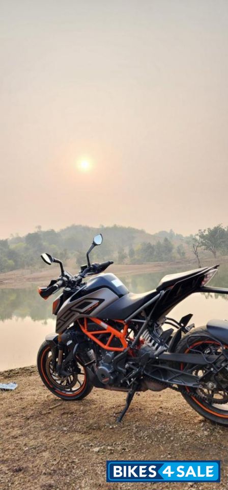 Grey Black KTM Duke 250 2022