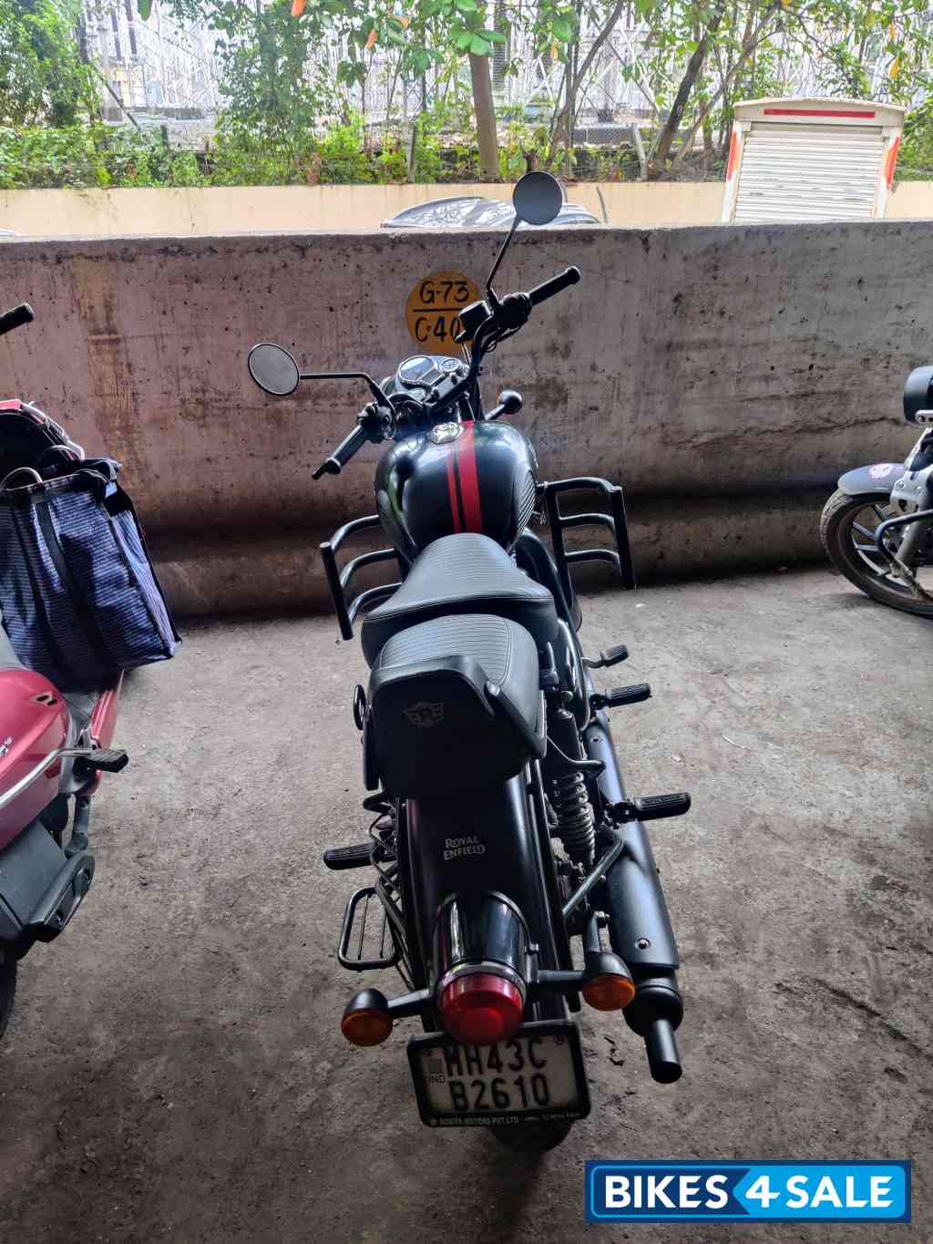 Royal Enfield Classic Stealth Black