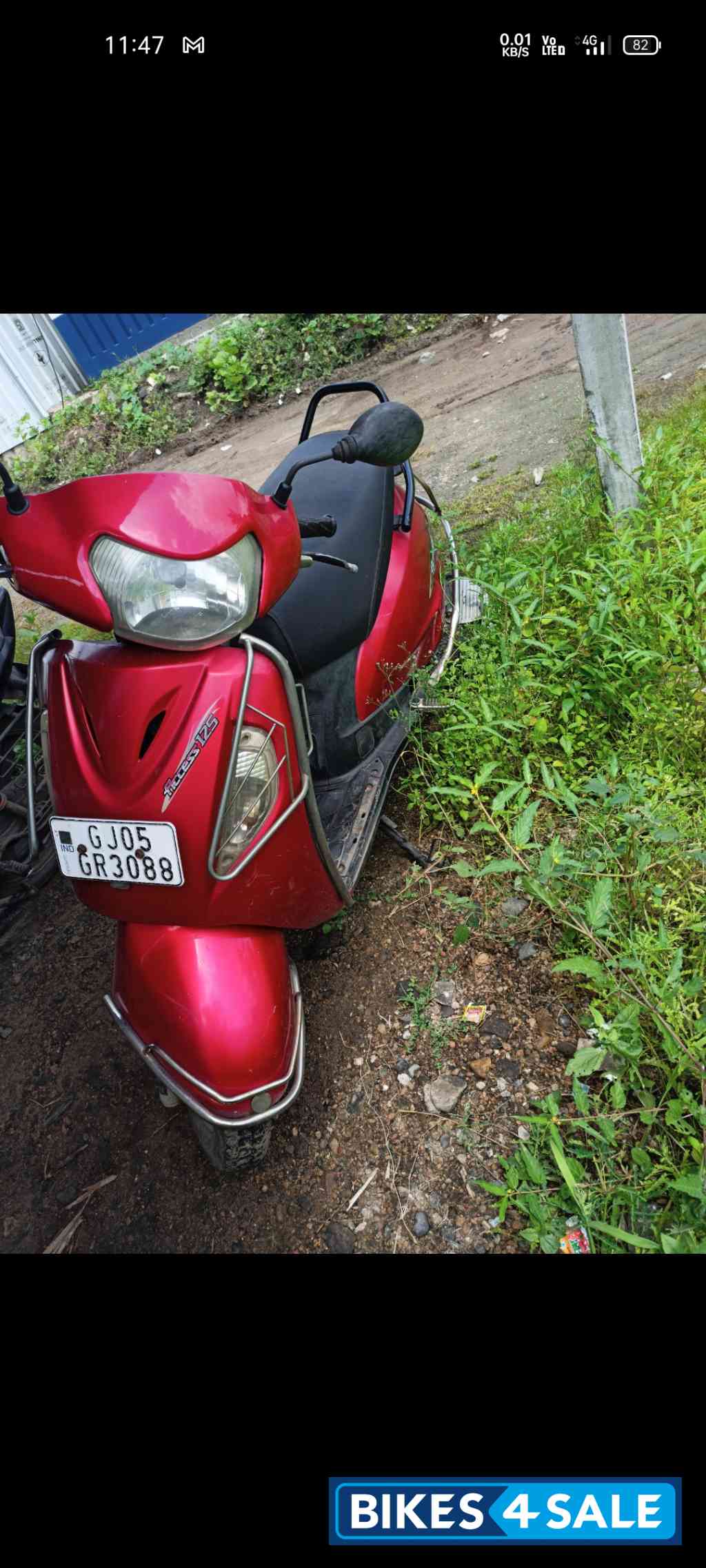 Red Suzuki Access 125