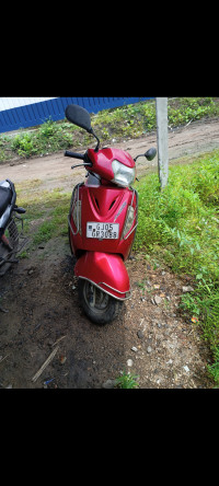 Red Suzuki Access 125