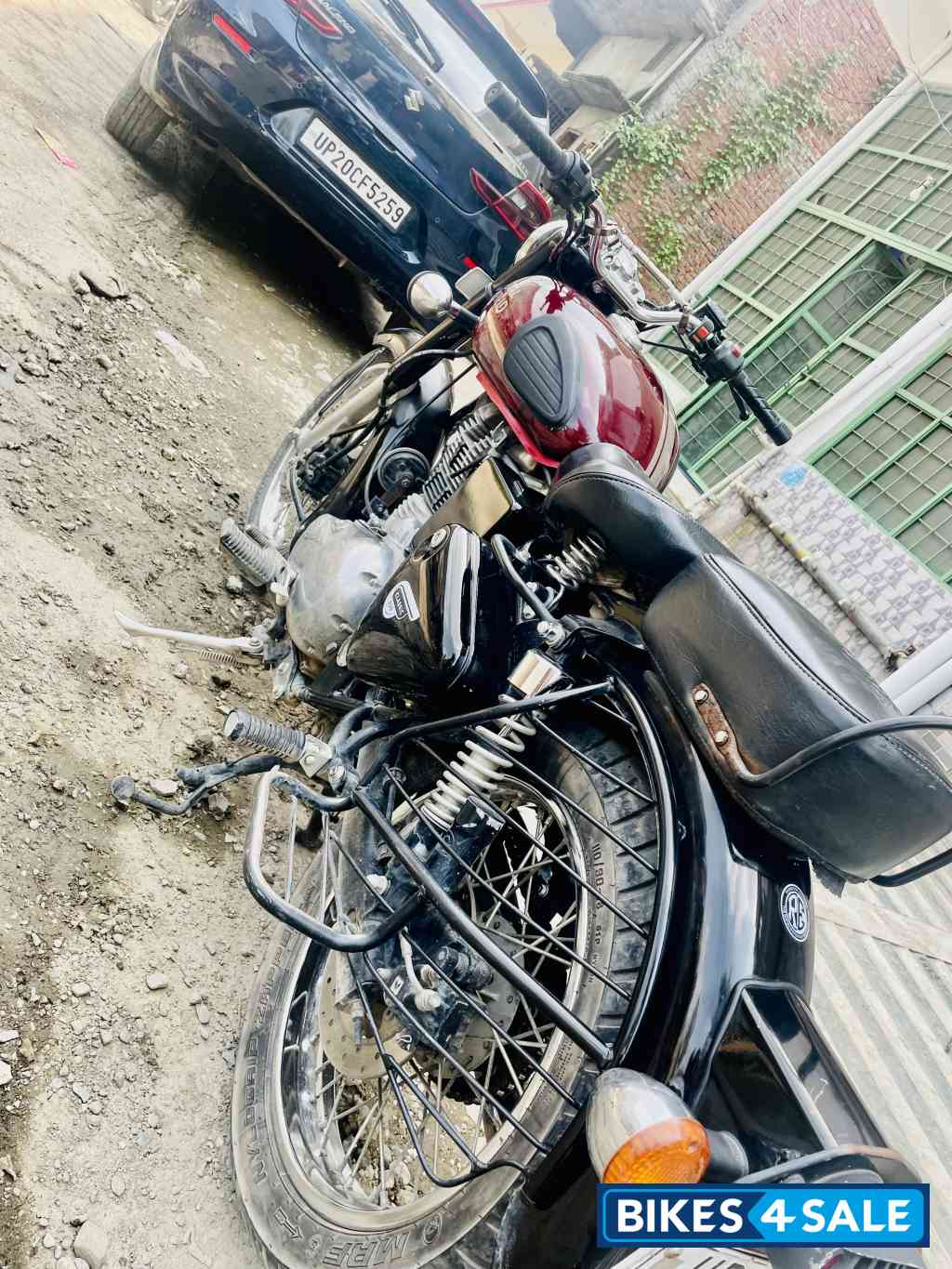 Redditch Red Royal Enfield Classic 350 Redditch Red