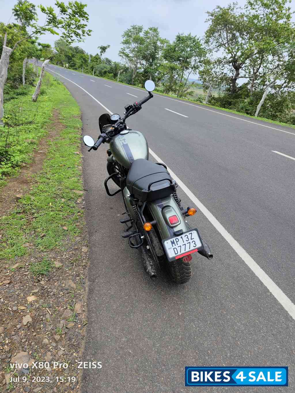 Cosmic Carbon Jawa 42 Dual Channel ABS Cosmic Carbon